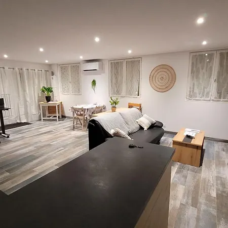 Charmante Maison Avec Grand Jardin Partage A 8kms De Pamiers * Le Vernet (Ariege)